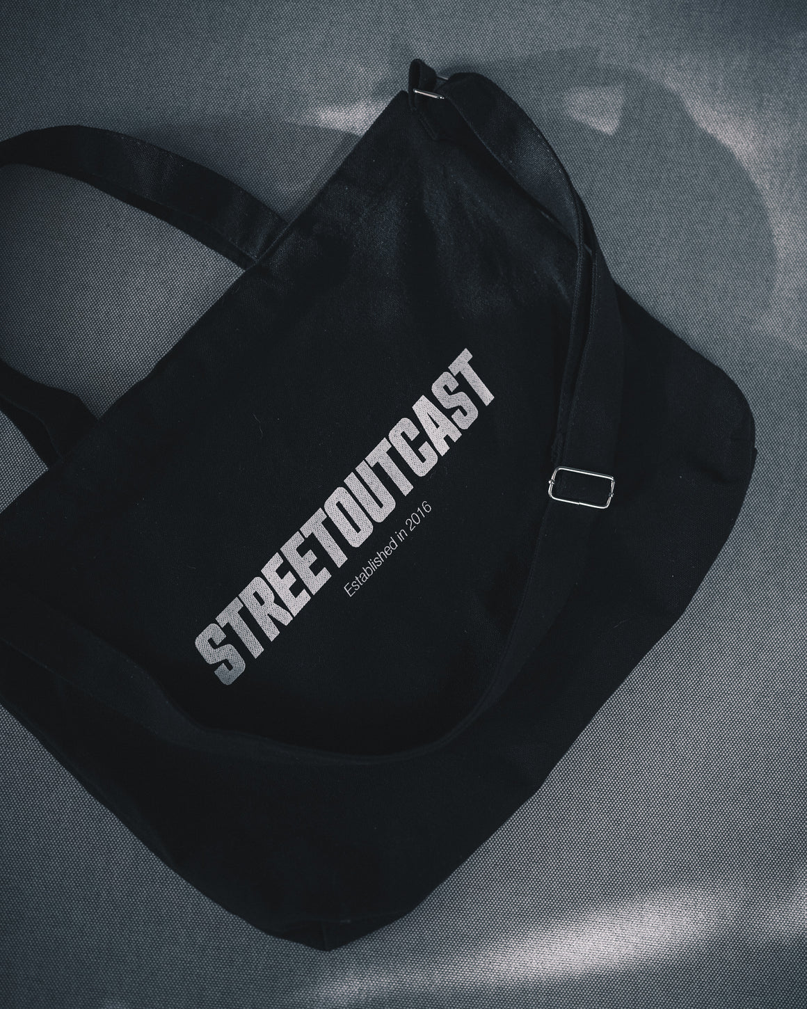 STREETOUTCAST - TOTE BAG